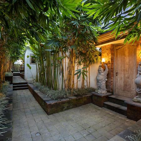 Abian Taksu Suite & Villas 뜨갈랄랑 외부 사진