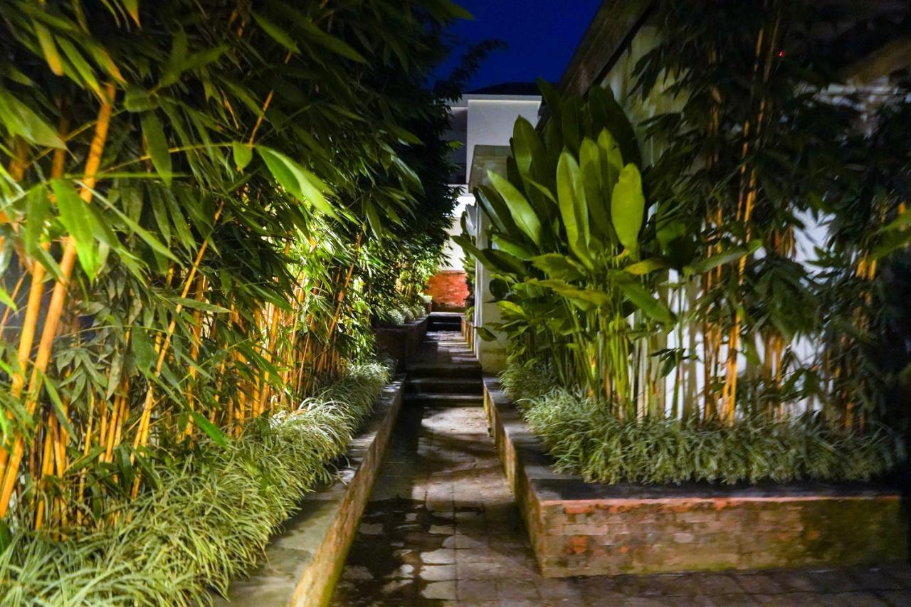 Abian Taksu Suite & Villas 뜨갈랄랑 외부 사진